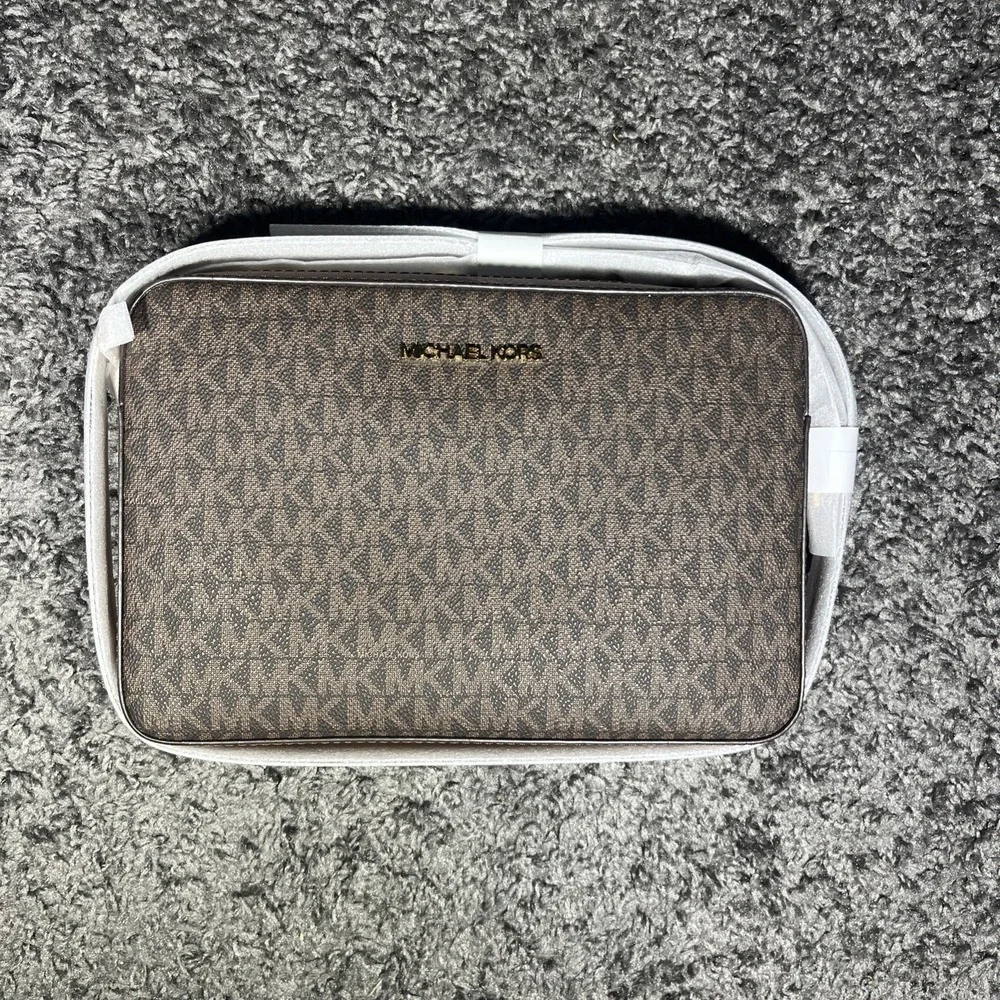 Michael Kors Women's Jet Set Large Bag. New With Tags Brown MK‎ Design $258